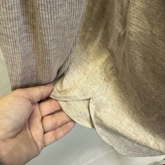 White House Black Market Beige Long Sleeve Ribbed Tee - Size Large - Picture 9 of 9